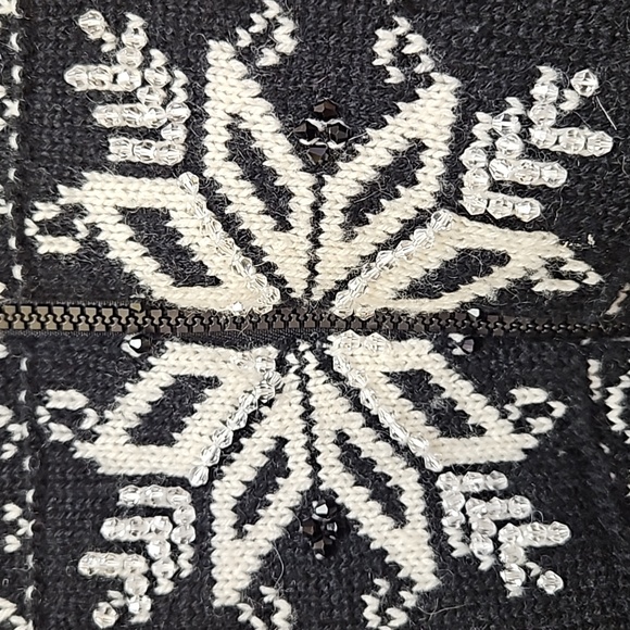 Wool & Cashmere Blend Zip Up Snowflake Sweater - Picture 3 of 6